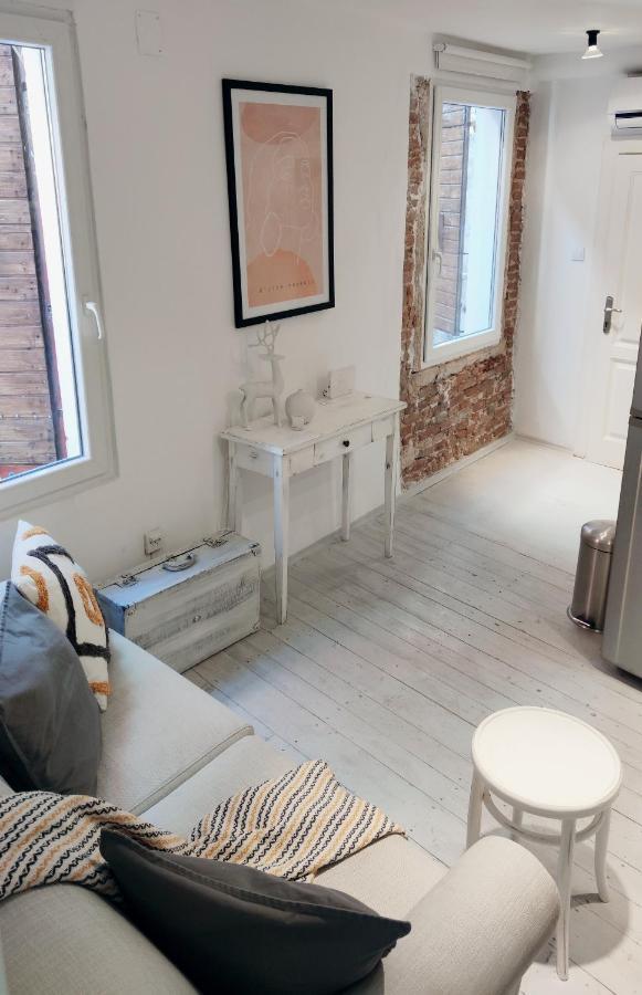 Davor Holiday Apartments ロヴィニ エクステリア 写真
