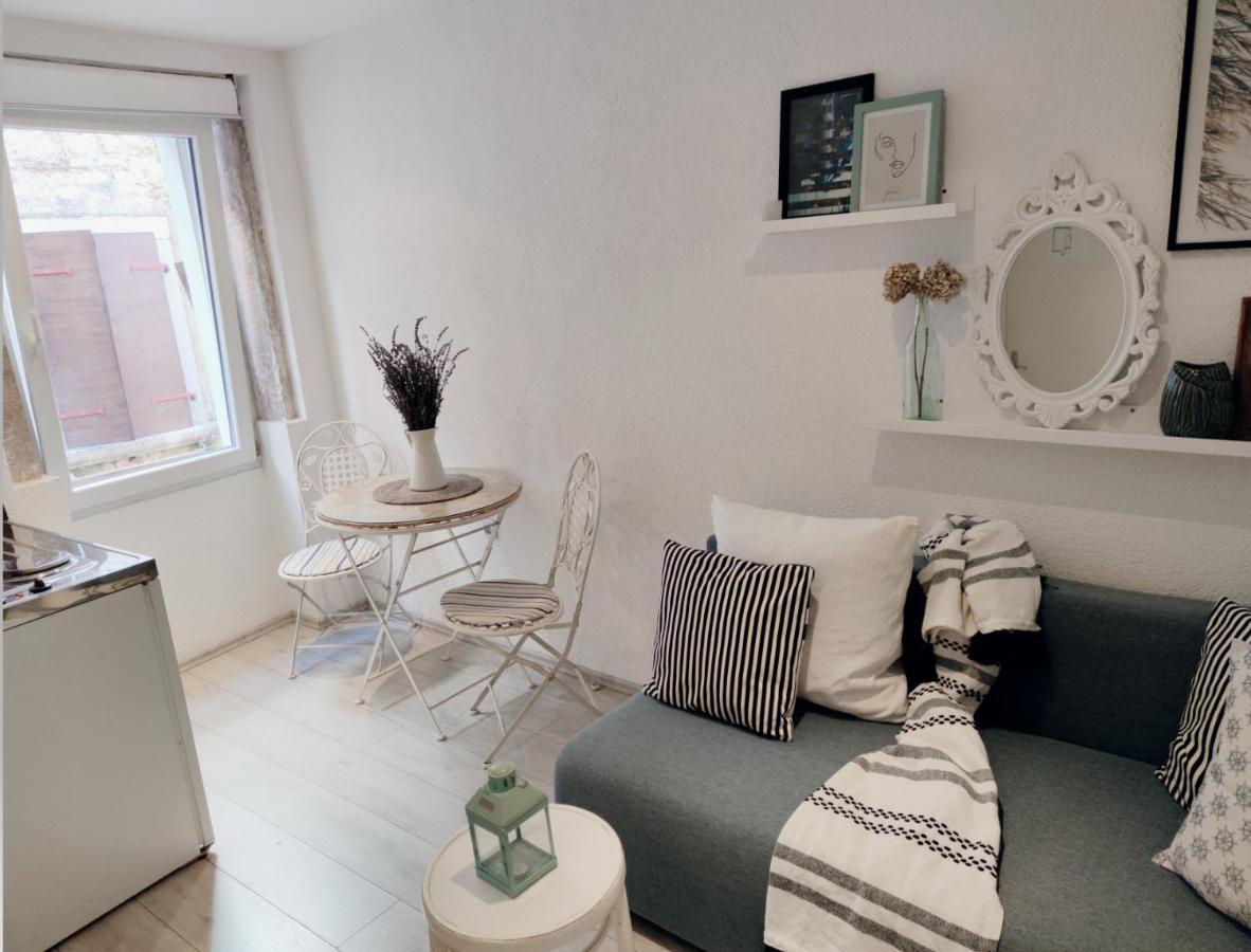 Davor Holiday Apartments ロヴィニ エクステリア 写真