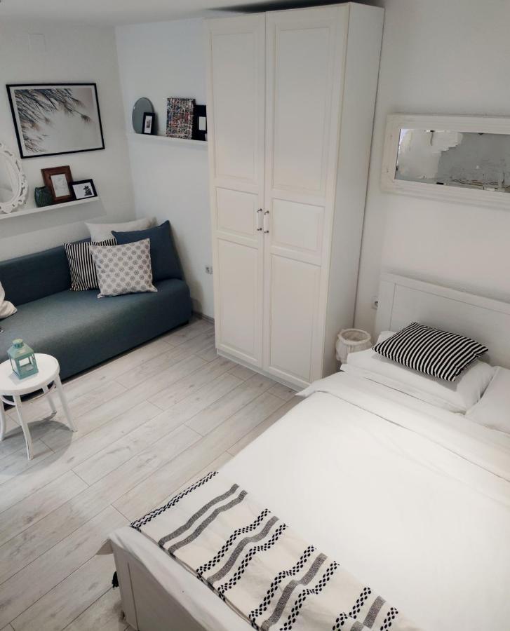 Davor Holiday Apartments ロヴィニ エクステリア 写真
