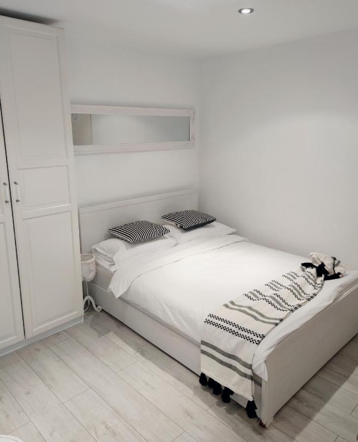 Davor Holiday Apartments ロヴィニ エクステリア 写真