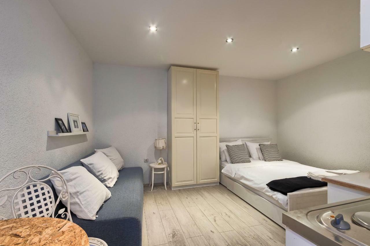 Davor Holiday Apartments ロヴィニ エクステリア 写真