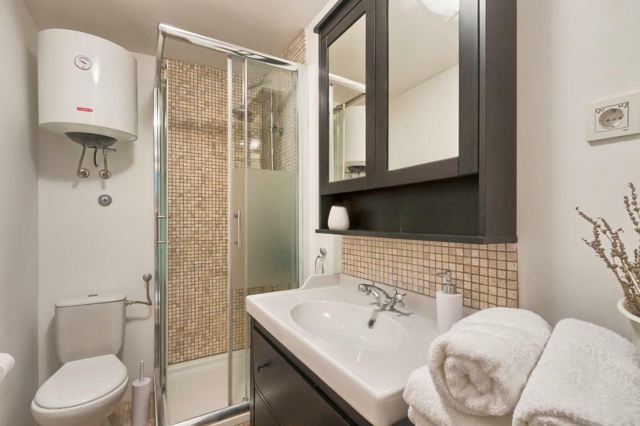 Davor Holiday Apartments ロヴィニ エクステリア 写真