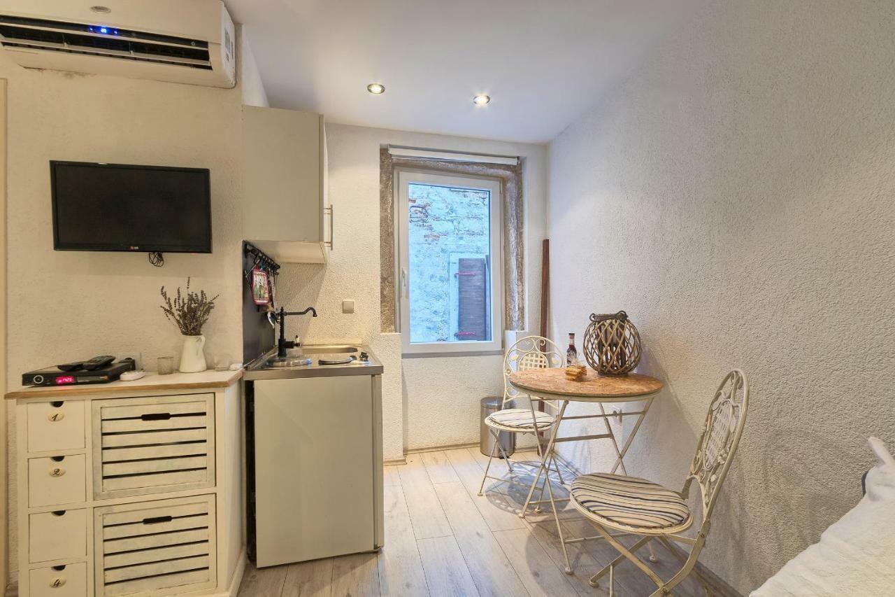 Davor Holiday Apartments ロヴィニ エクステリア 写真